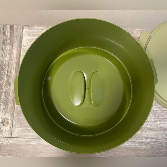 Vintage Cake Carrier with Daisy Design similar to Tupperware MCM - Picture 7 of 8